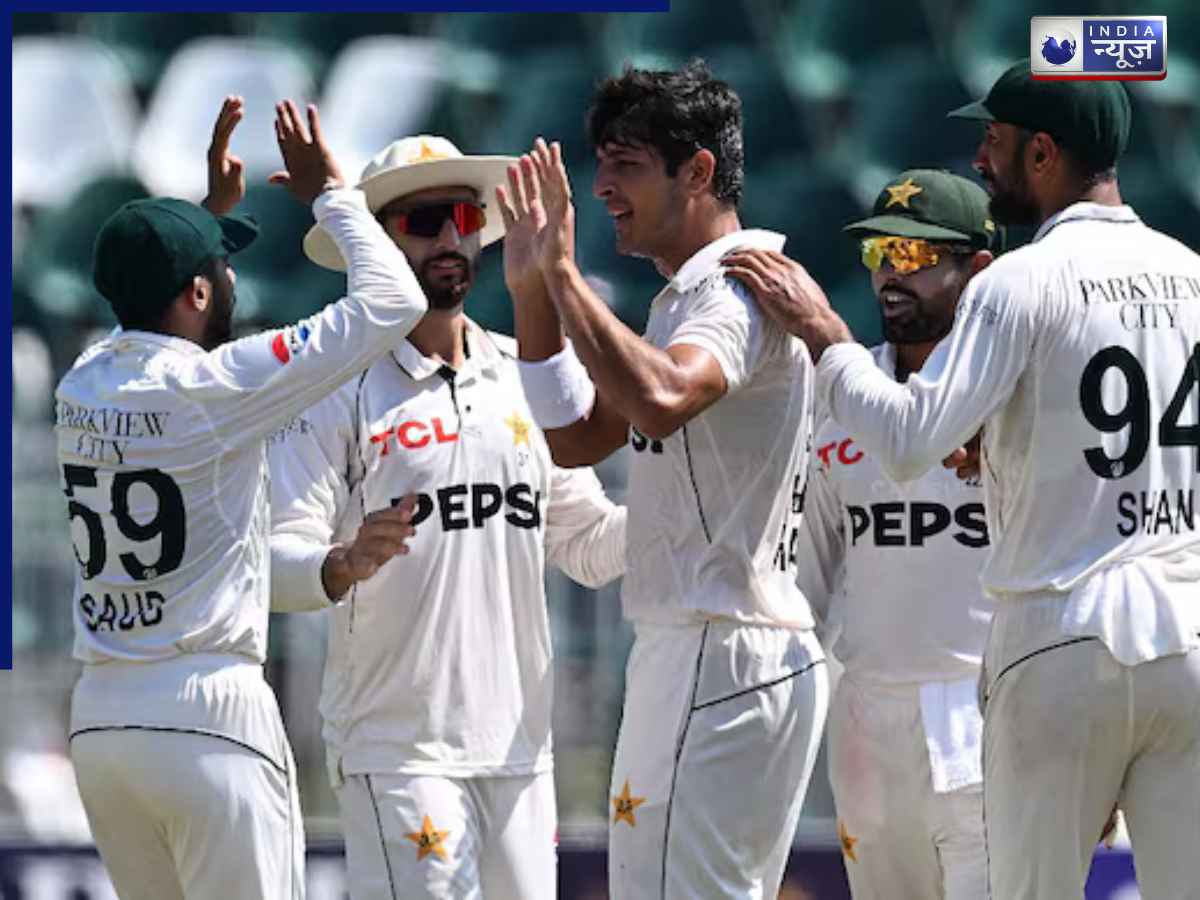 Pak vs Eng: पाकिस्तानी खिलाड़ी ऐसा क्या कर रहे थे? PCB ने पूरी टीम का फोन किया जब्त; चौंकाने वाली है पीछे की वजह