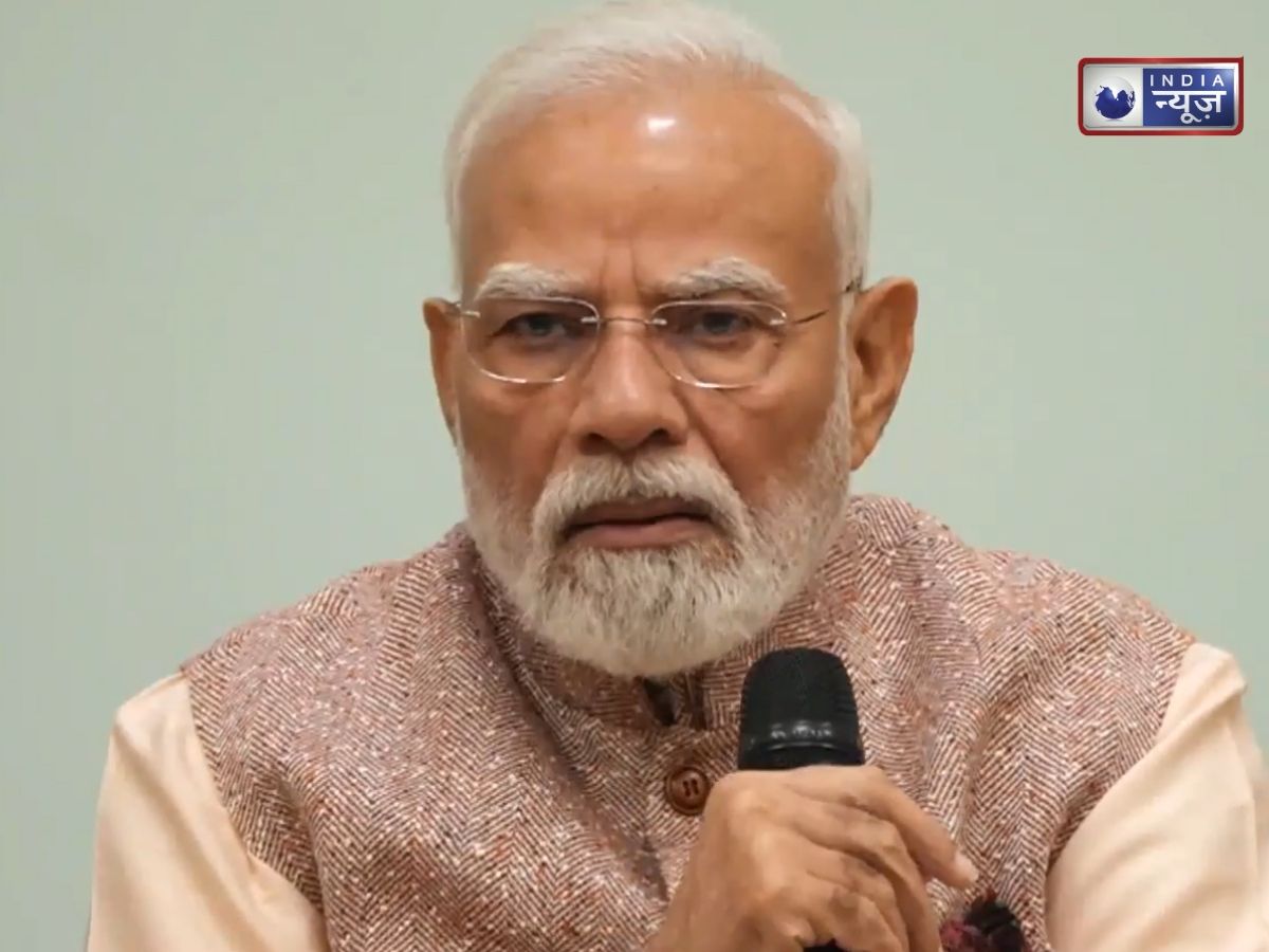 काशी की महिलाओं के लिए वरदान बना नमो शक्ति रथ, कैंसर जांच में वर्ल्ड रिकॉर्ड देख खुश हुए PM मोदी