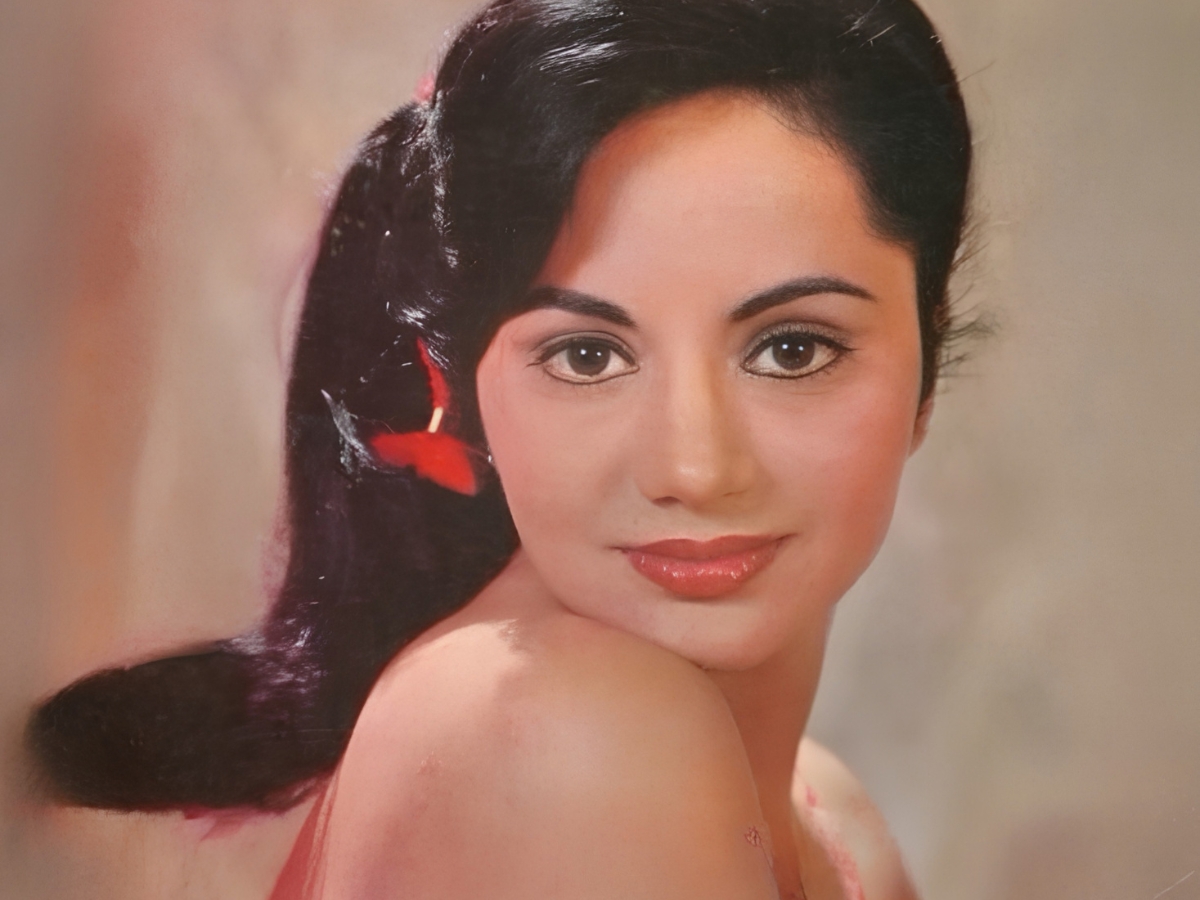 Became Rishi Kapoor's leading lady in her very first film - Photo Gallery