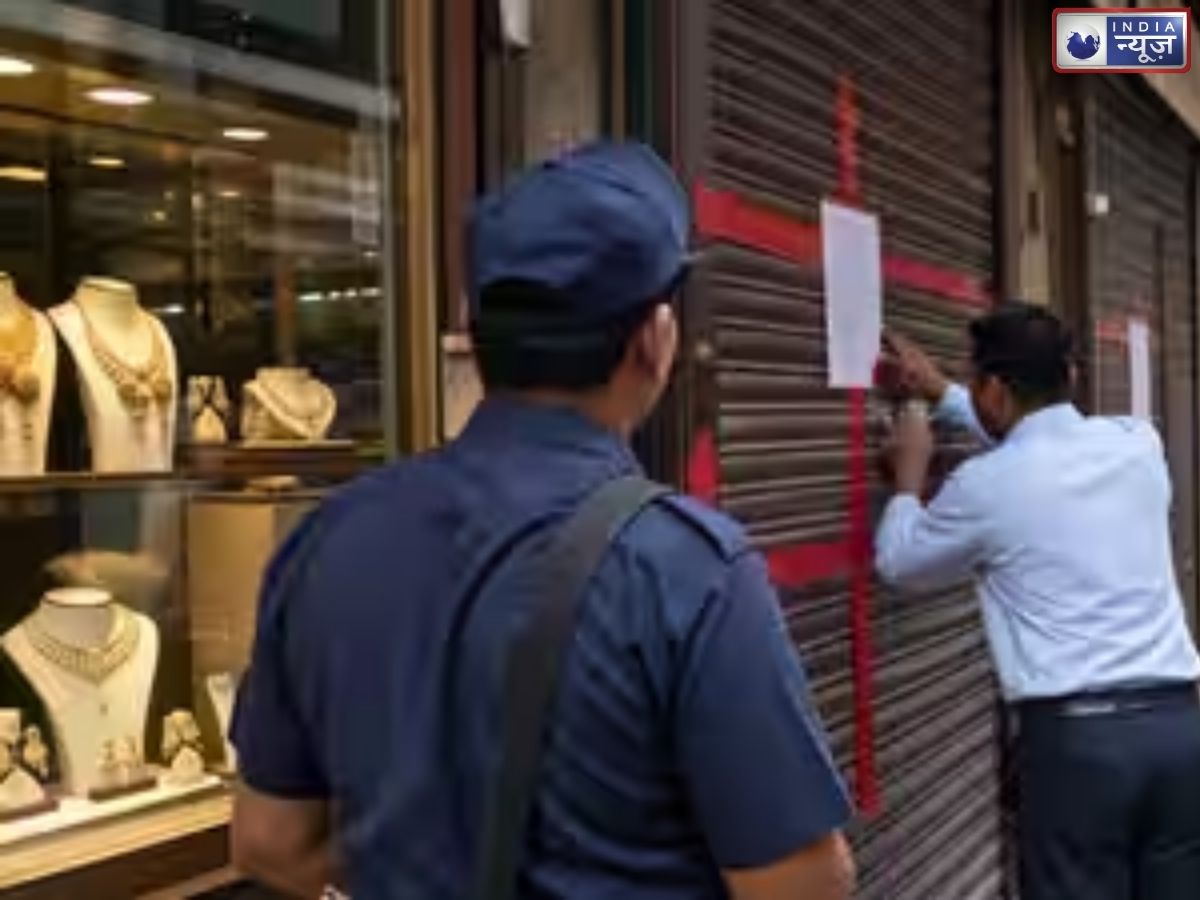 दिल्ली के सर्राफा बाजार में MCD का ताला, 56 दुकानें सील… व्यापारी बोले- करोड़ों का सोना-चांदी अंदर बंद