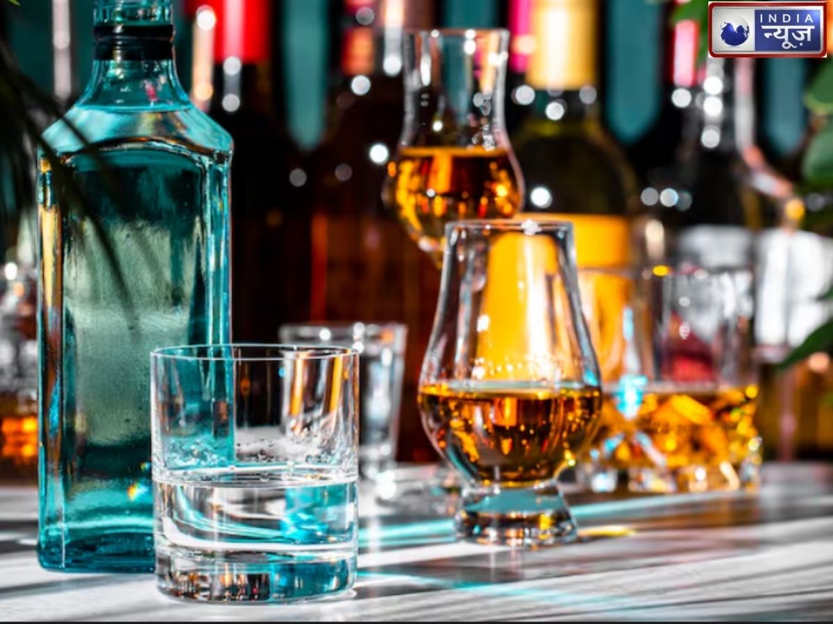 Delhi Liquor Shops closed: दिल्ली में 2 दिन शराब की दुकानों पर लटकेगा ताला! 20 हजार जवान तैनात, जानें क्यों लिया गया फैसला?