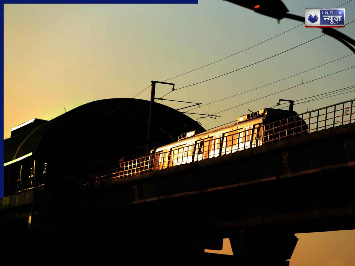 दिल्ली में GRAP-1 लागू होते ही DMRC का बड़ा कदम, अब रोज चलेंगी 20 अतिरिक्त मेट्रो ट्रेनें; 250 से ज्यादा एंटी-स्मॉग गन तैनात