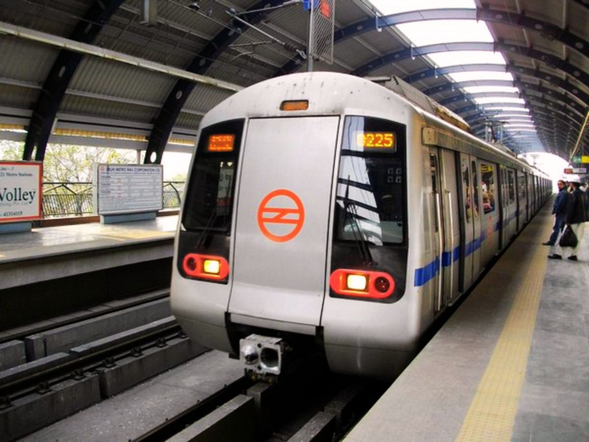 जानलेवा साबित हुआ दिल्ली मेट्रो विवाद! वरिष्ठ नागरिक सीट को लेकर थप्पड़ और धक्का-मुक्की में हुई मौत, FIR दर्ज