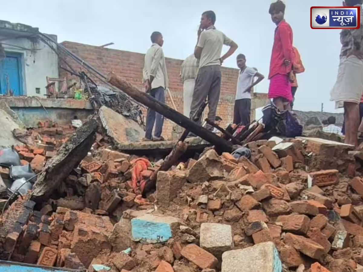 दशहरे की सुबह टूटा गरीब परिवार पर दुखों का पहाड़, कच्चा मकान गिरने से 12 साल की बच्ची की मौत