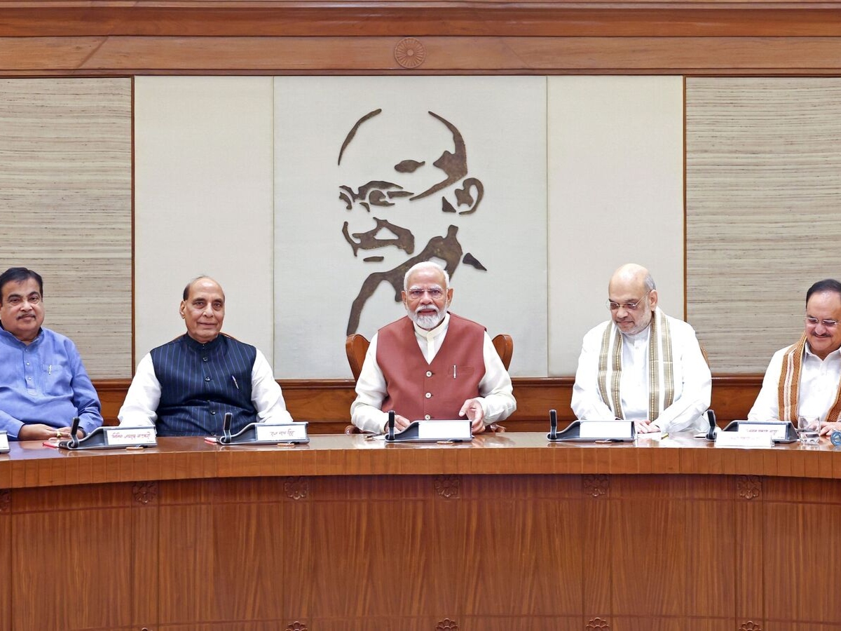 Union Cabinet Meeting: मोदी कैबिनेट का रेलवे कर्मचारियों को दीवाली पर बड़ा तोहफा, मिलेगा बोनस, इन योजनाओं के बदलेंगे नाम - Photo Gallery