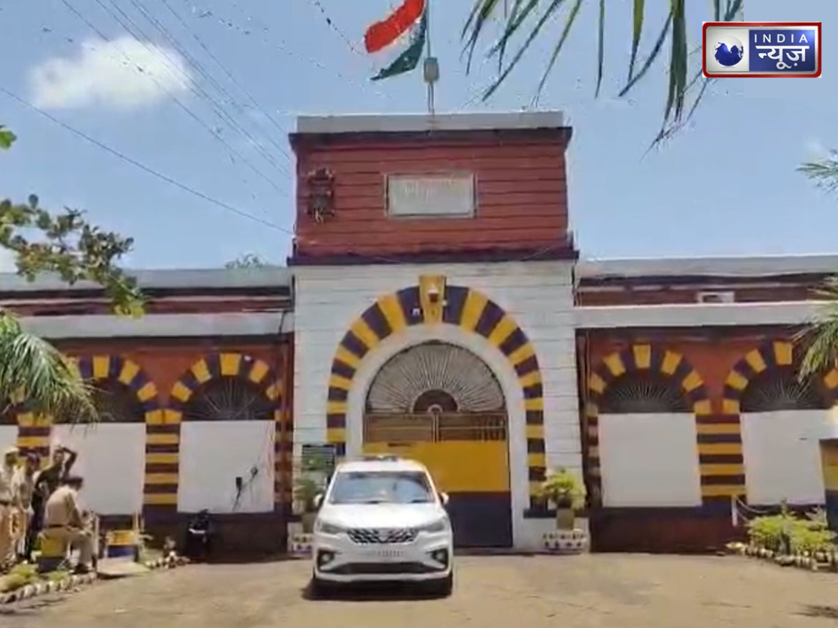 Maharashtra News: मनोरंजन का अड्डा बन गई है नासिक सेंट्रल जेल, ड्रग तस्कर बना रहे हैं रील, Viral Video में सुरक्षा में चौंकाने वाली चूक का हुआ खुलासा