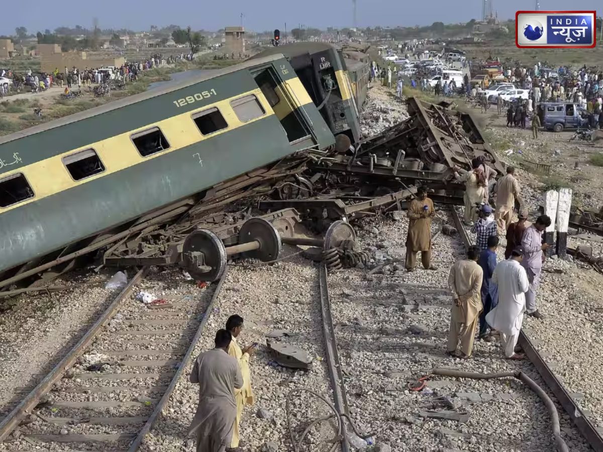 Pakistan Train Accident: पंजाब प्रांत में पटरी से उतरी रहमान बाबा एक्सप्रेस, 5 यात्रियों की मौत, 30 घायल