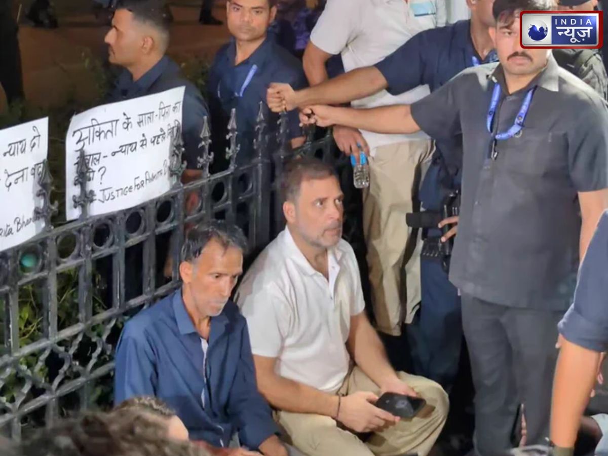 दुष्यंत कुमार गौतम को राज्यपाल बनाने पर विवाद, धरने पर अंकिता भंडारी का परिवार, राहुल-प्रियंका ने दिया समर्थन - Photo Gallery