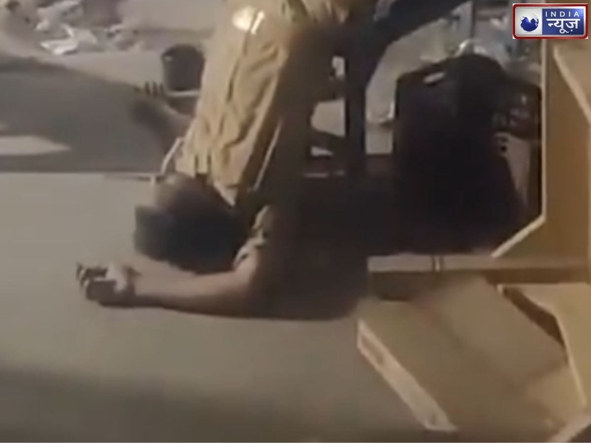 Chitrakoot viral video: अभी जिंदा हूं तो जी लेने दो…चित्रकूट में शराब की दुकान पर वर्दीधारी का वीडियो वायरल, खाकी पर उठे सवाल