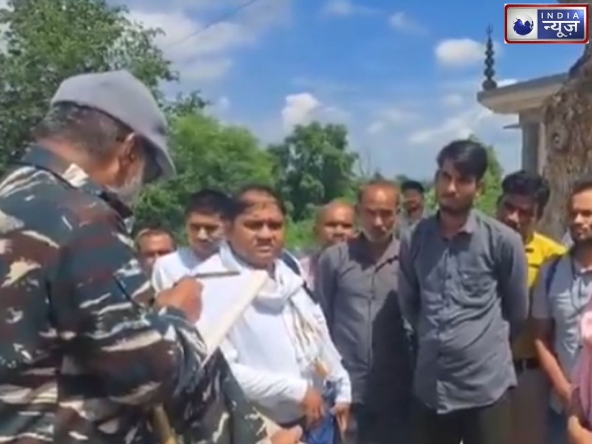 आर्मी जैसी वर्दी पहनकर लगाता था दिव्य दरबार, ‘काली सरकार’ बाबा निकला हरदोई का हिस्ट्रीशीटर, झांसी से गिरफ्तार
