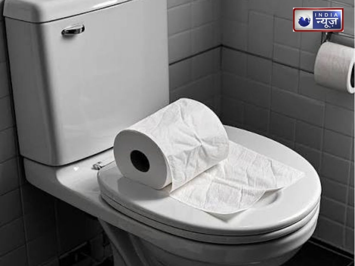 Toilet Paper Health Risks: टॉयलेट पेपर या पानी, सफाई के लिए क्या है बेहतर? जानें जरूरी बातें