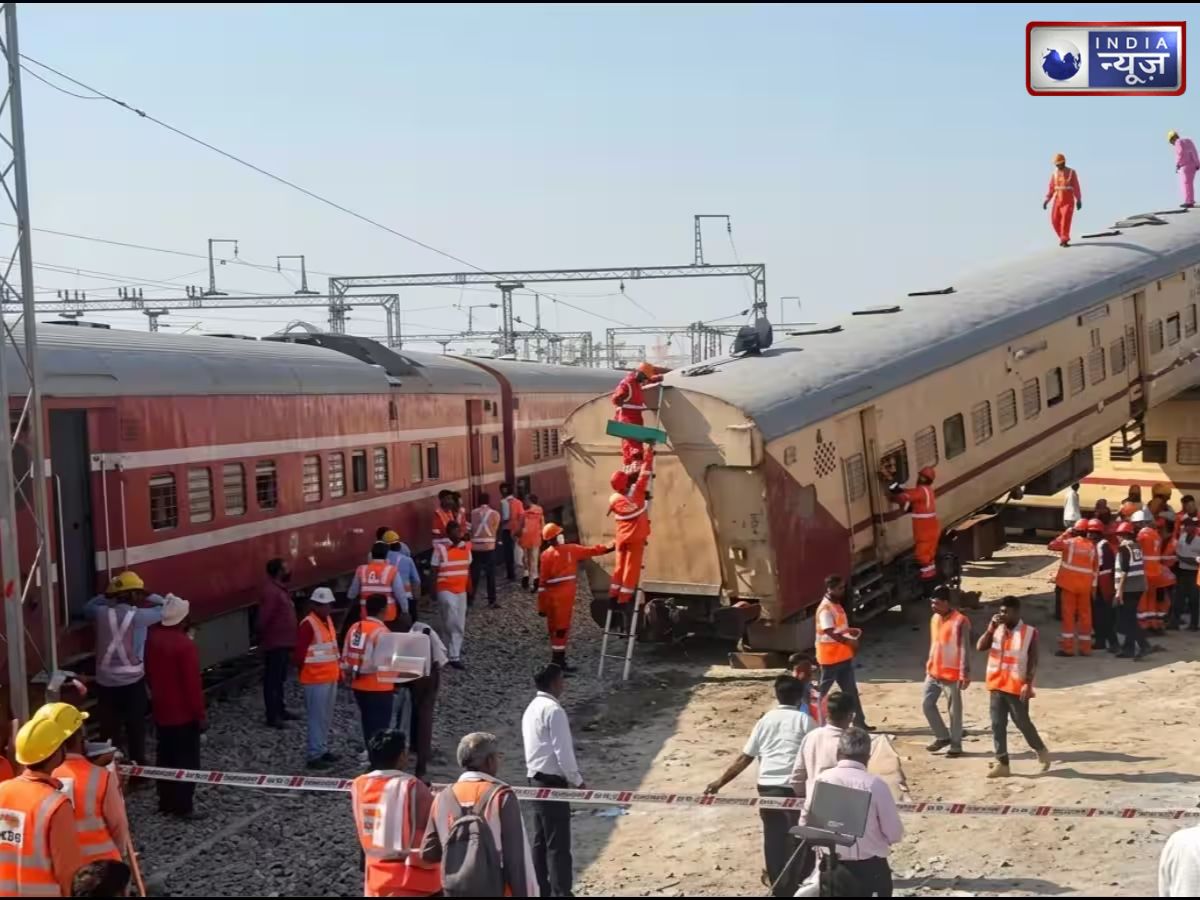 कोटा में रेल हादसा! गुड़ला रेलवे स्टेशन पर हुआ धमाका, एक के ऊपर एक चढ़ीं बोगी