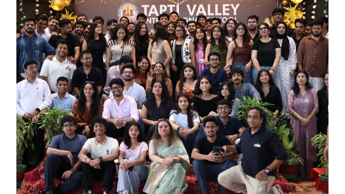 पुराने गलियारों में लौटीं स्कूल की यादें, पहली एलुमनाई मीट में जुटे पूर्व विद्यार्थी