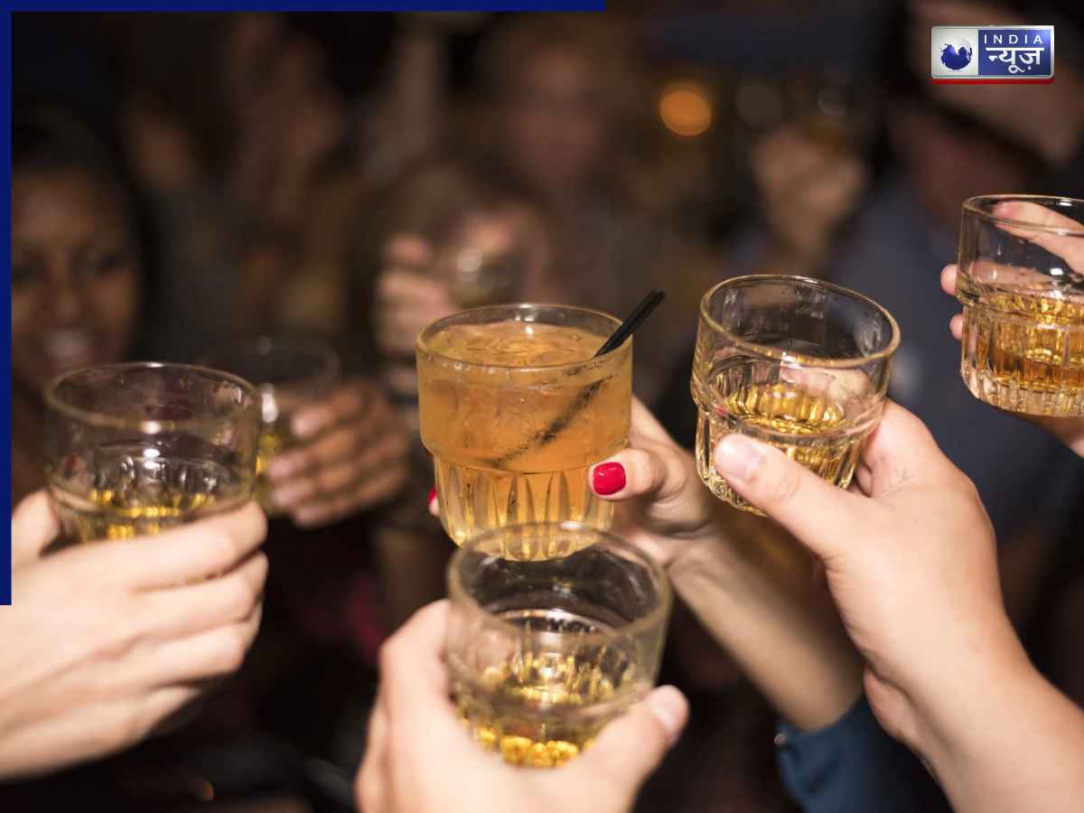 World Strongest Alcohol: बीयर-व्हिस्की छोड़िए, ये है दुनिया की सबसे नशीली शराब, 50,60 नहीं इतने % होता है अल्कोहल; जान पकड़ लेंगे माथा